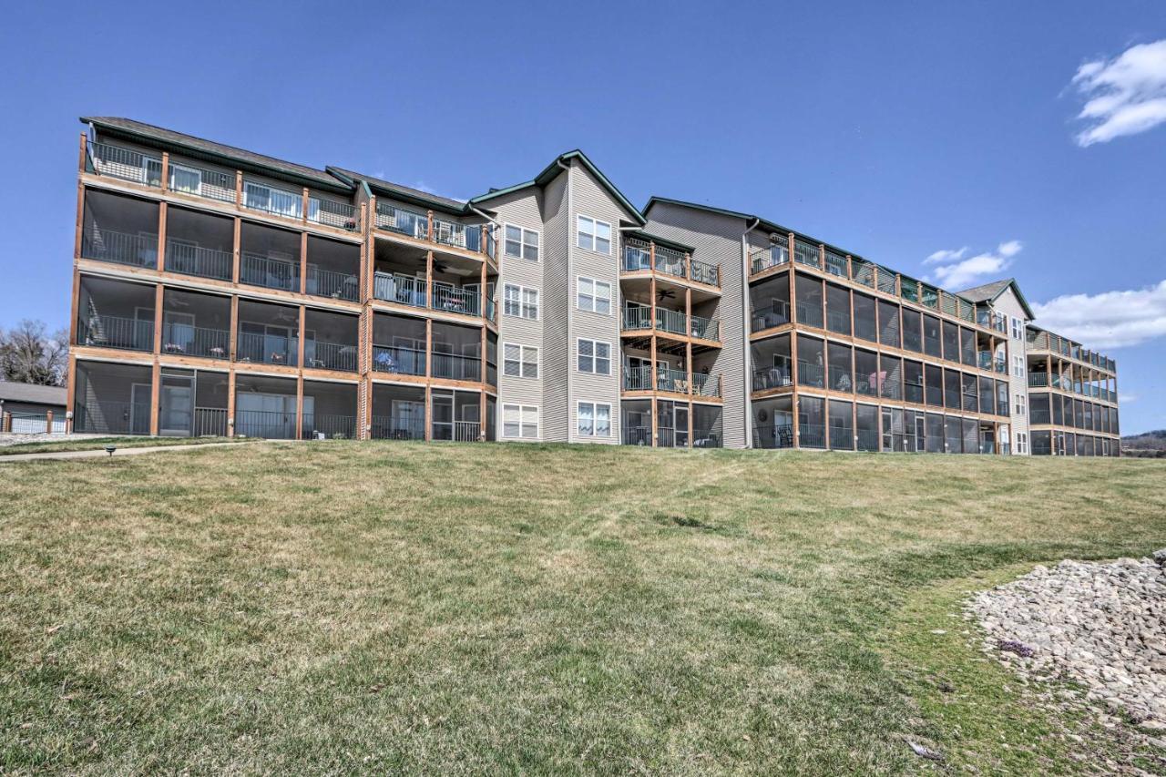 Step-Free Camdenton Condo With Boat Ramp, Dock, Slip エクステリア 写真