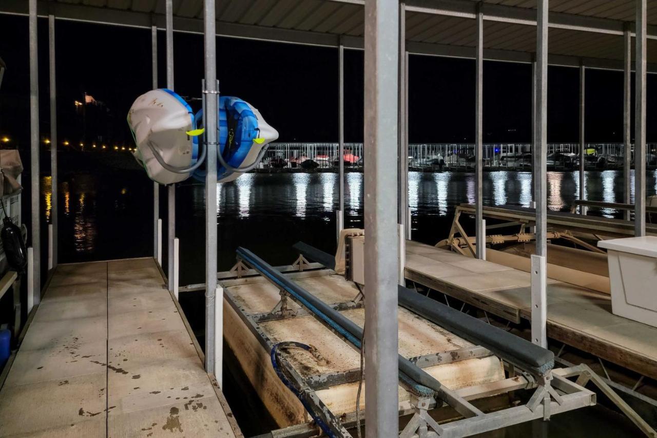 Step-Free Camdenton Condo With Boat Ramp, Dock, Slip エクステリア 写真