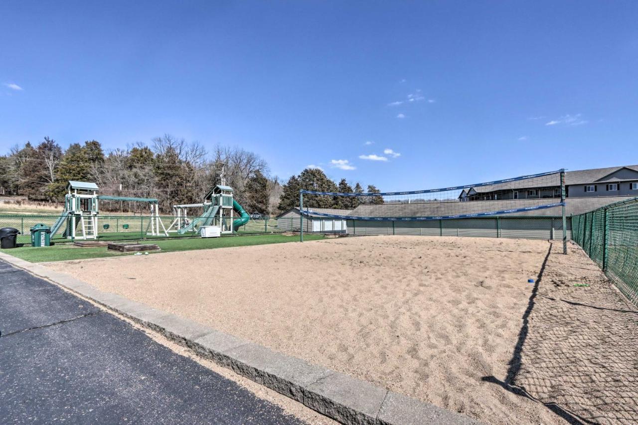 Step-Free Camdenton Condo With Boat Ramp, Dock, Slip エクステリア 写真