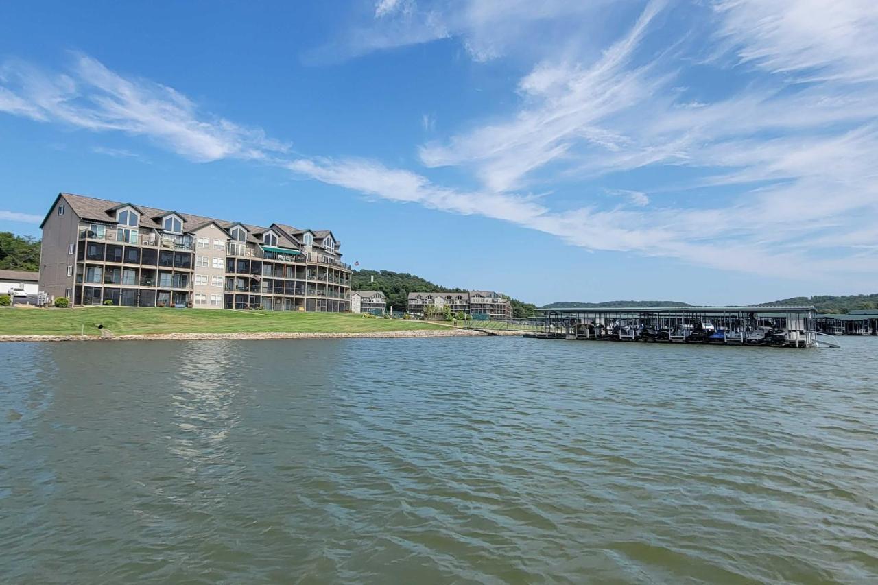 Step-Free Camdenton Condo With Boat Ramp, Dock, Slip エクステリア 写真