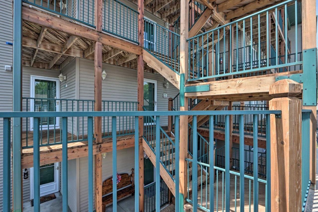 Step-Free Camdenton Condo With Boat Ramp, Dock, Slip エクステリア 写真